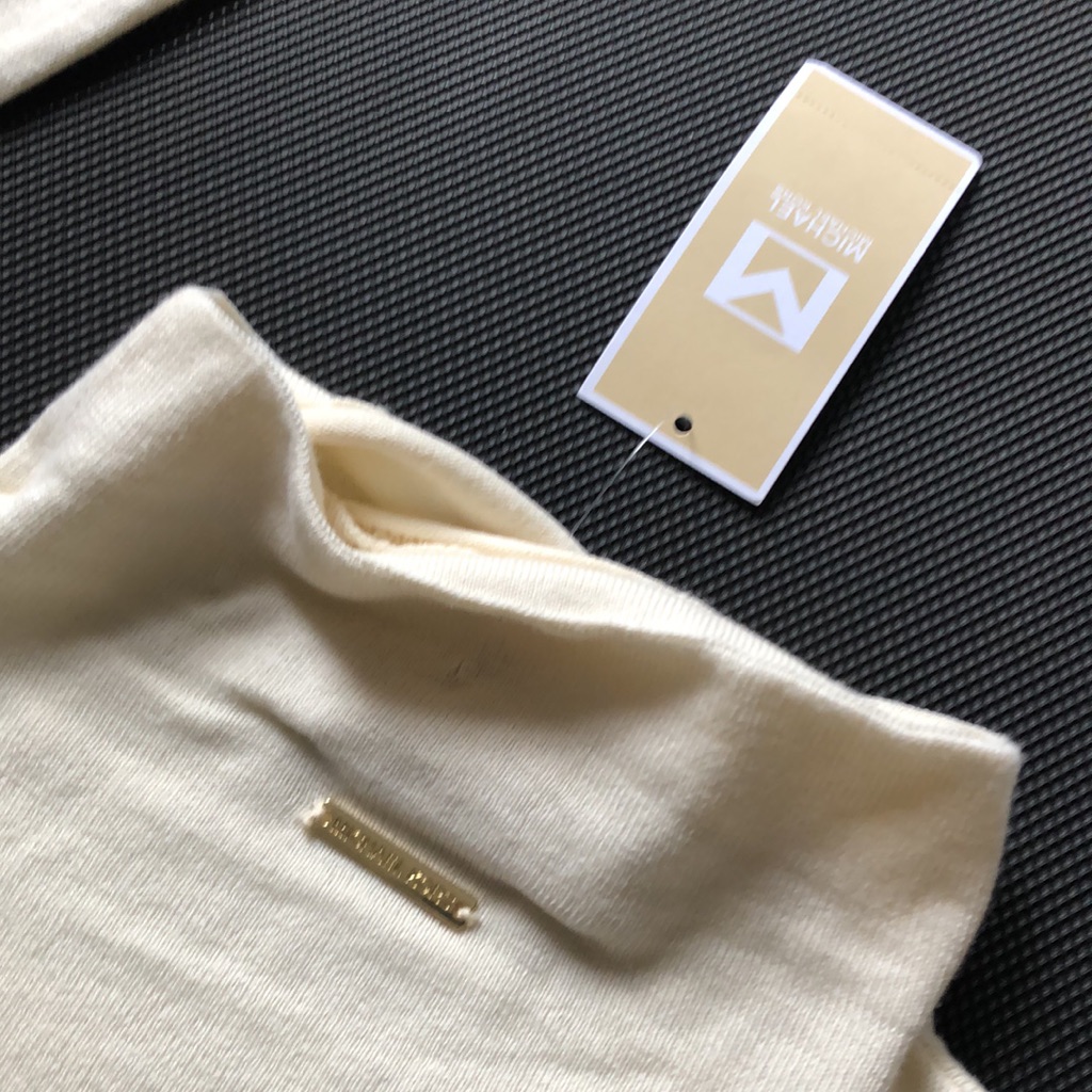Micael Kors (M) Bone Half Turtlneck.